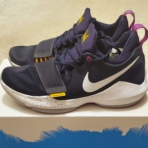 Nike Men's PG 1 Basketball shoes!